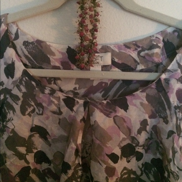 Loft Delicate Blouse - Picture 1 of 3